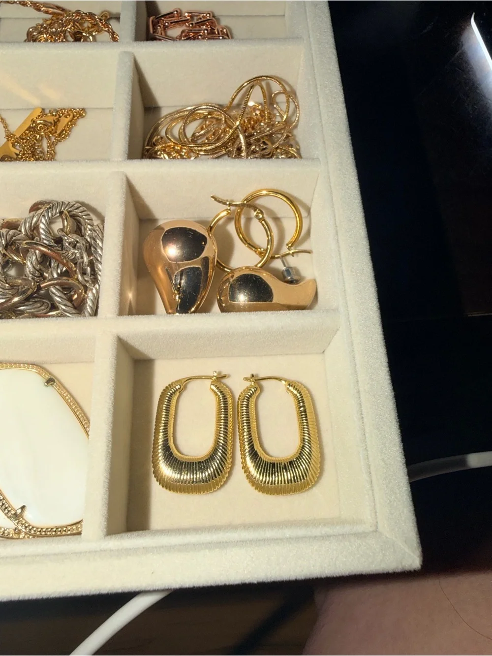 Gold Ribbed U-Shaped Hoop Earrings - Women Jewelry